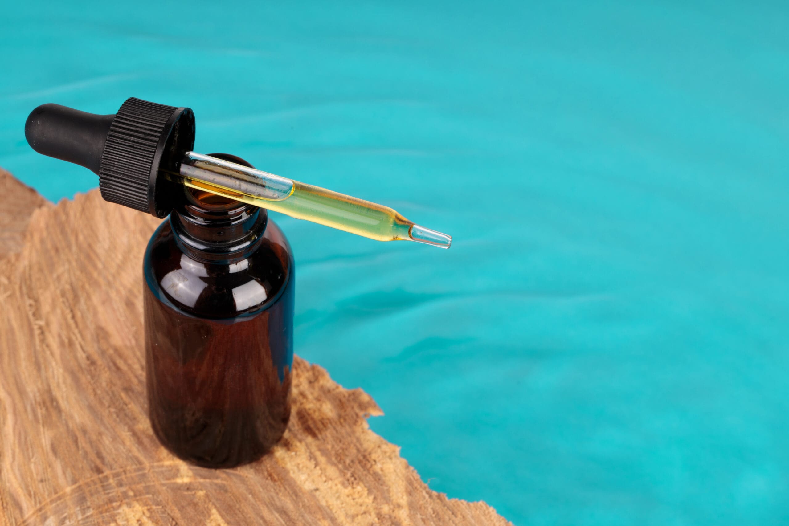 Organic vs. Conventional Tinctures: What's Better for Your Canadian Private Label Brand?