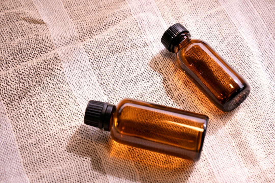 Amber tincture bottles produced under a herbal contract manufacturing agreement